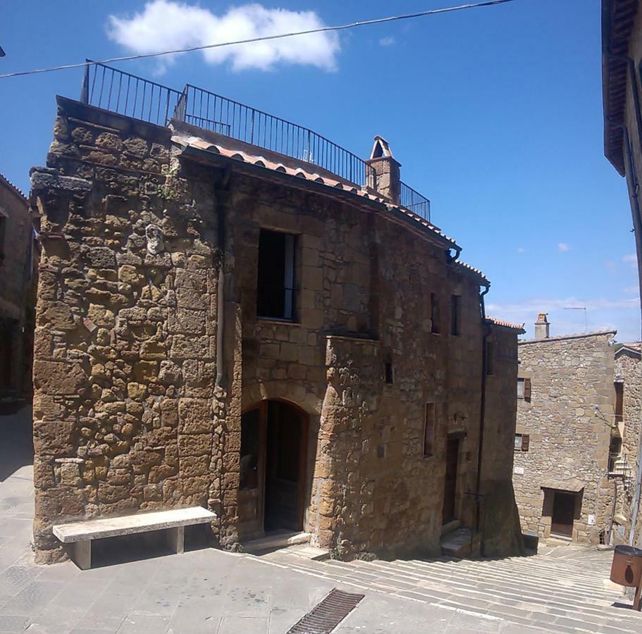 La Loggia Del Capitano - Rione Capisotto Apartment Pitigliano Luaran gambar