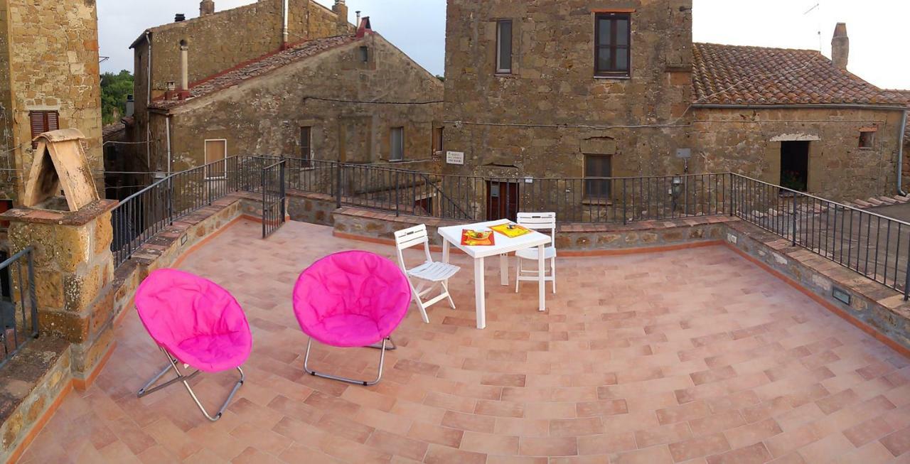 La Loggia Del Capitano - Rione Capisotto Apartment Pitigliano Luaran gambar