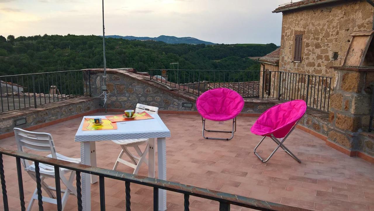 La Loggia Del Capitano - Rione Capisotto Apartment Pitigliano Luaran gambar